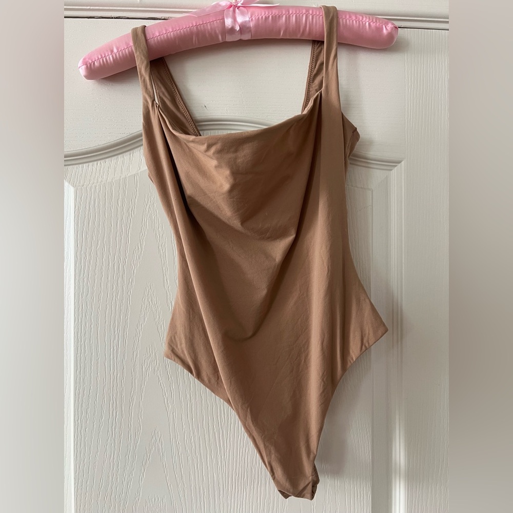 SKIMS Nude Color Bodysuit - Size Small, Square Neckline Thin Shoulder Straps